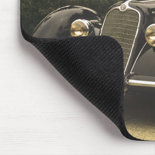 Das Alfa Romeo 8C 2900B ist und sehr ein sehr Mousepad (Ecke)