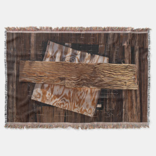 Das alte Holzhaus-Fenster ist verziert Decke