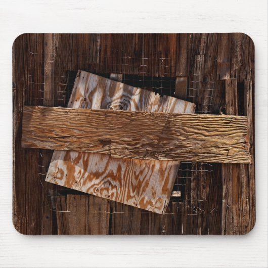 Das alte Holzhaus-Fenster ist verziert Mousepad (Vorne)