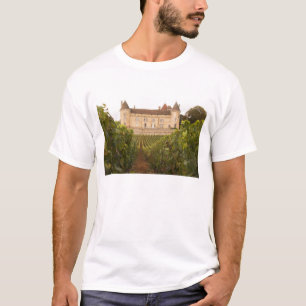 Das alte mittelalterliche Schloss Chateau de Rully T-Shirt