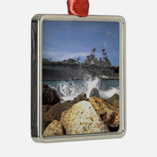 Das Amphibienschiff USS Kearsarge Silbernes Ornament (Rechts)