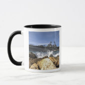 Das Amphibienschiff USS Kearsarge Tasse (Links)