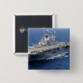 Das Amphibienschiff USS Peleliu Button (Vorne & Hinten)