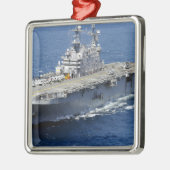Das Amphibienschiff USS Peleliu Silbernes Ornament (Links)