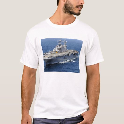 Das Amphibienschiff USS Peleliu T-Shirt (Vorderseite)