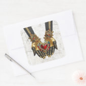 Das Angebot - Herz in den Händen Quadratischer Aufkleber (Umschlag)