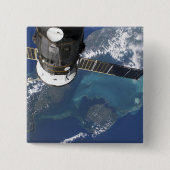 Das angedockte Raumfahrzeug Progress 22 Button (Vorderseite)