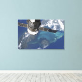 Das angedockte Raumfahrzeug Progress 22 Leinwanddruck (Insitu (Holzboden))