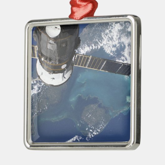 Das angedockte Raumfahrzeug Progress 22 Silbernes Ornament (Links)