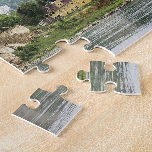 Das atemberaubende Schloss Schonbuhel liegt über d Puzzle (Seite)