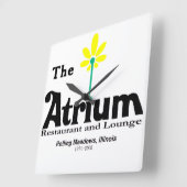 Das Atrium Restaurant, Wiesen, IL Quadratische Wanduhr (Winkel)