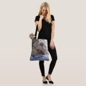 Das Auge eines Pelikanen Tasche (Am Model)
