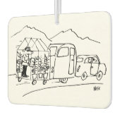 Das Auto zieht eine Karawane und auch ein Greenhou Autolufterfrischer (Links)