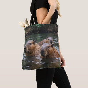 das Baden von Capybaras im Fluss, Tasche
