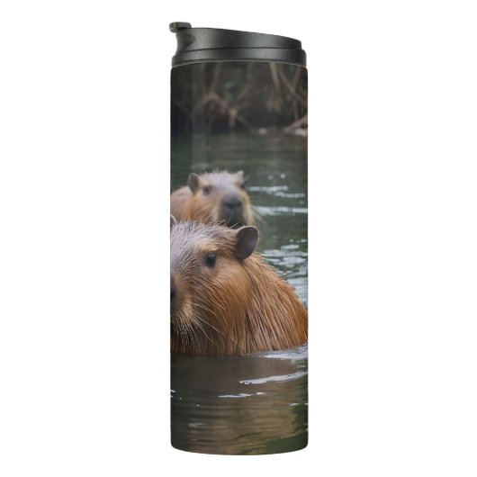 das Baden von Capybaras im Fluss, Thermosbecher (Nach rechts gedreht)