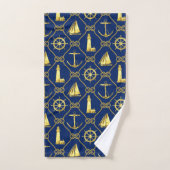 Das Badezimmer ist im nautischen Dekor gehalten un Badhandtuch Set (Handtuch)