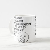Das Behalten meiner Mund geschlossenen lustigen Kaffeetasse (Vorderseite Links)