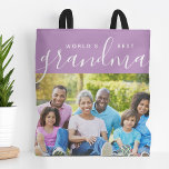 Das beste Grandma Custom Foto Geschenk der Welt Tasche<br><div class="desc">Maßgeschneiderte, beidseitig umkehrbare Taschen, die mit Ihren Fotos und Texten personalisiert sind. Fügen Sie Ihrer Mutter oder Großmutter ein besonderes Foto zum Muttertag, Geburtstag oder Weihnachten hinzu. Text liest "World's Best Oma" oder passt es mit Ihrer eigenen Nachricht an. Die Rückseite weist ein schicke Streifen-Muster auf, oder verwenden Sie den...</div>