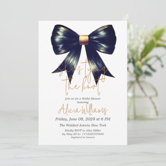 Das Brautparty des Knotengolden-Schwarzen Bows Einladung (Stehend Vorderseite)