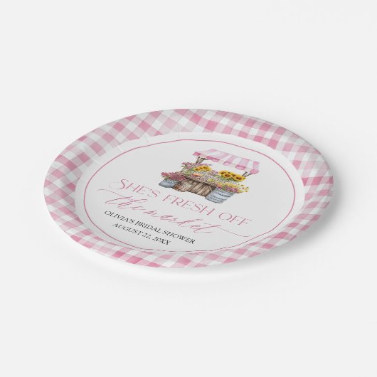 Das Brautparty des Marktes für die Bauern frisch v Pappteller (Schrägansicht)