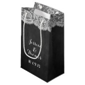 Das Chalkboard & Lace Wedding Collection Geschenkt Kleine Geschenktüte (Vorderseite Schrägansicht)