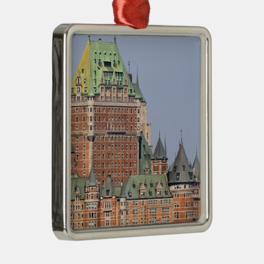 Das Chateau Frontenac in Quebec City, Kanada. Ornament Aus Metall (Rechts)