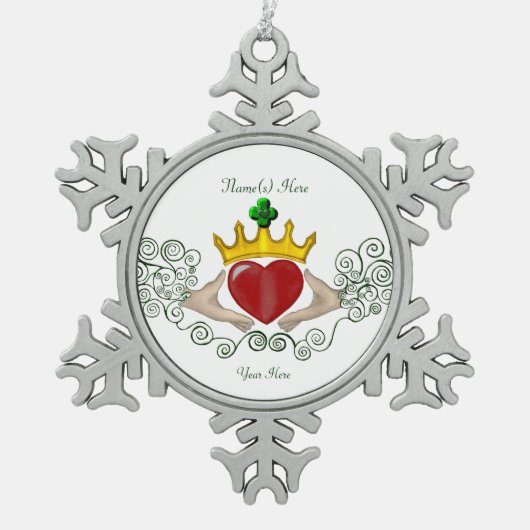 Das Claddagh (Vollfarbe) Schneeflocken Zinn-Ornament (Vorderseite)