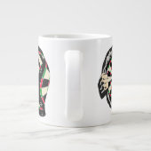 Das Dartboard auf Ihrer Brust Darts Fieber Jumbo-Tasse (Rückseite)