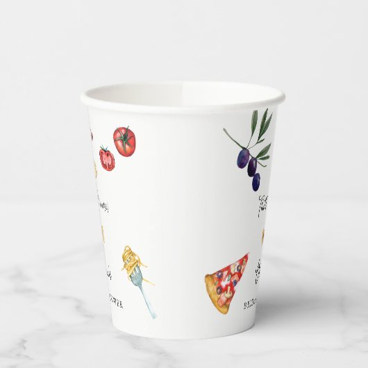 Das Dekor ist eher italienisch. Pappbecher (Links)