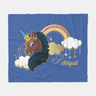 Das Design von Regenbogen und Wolken im Einhorn Fleecedecke