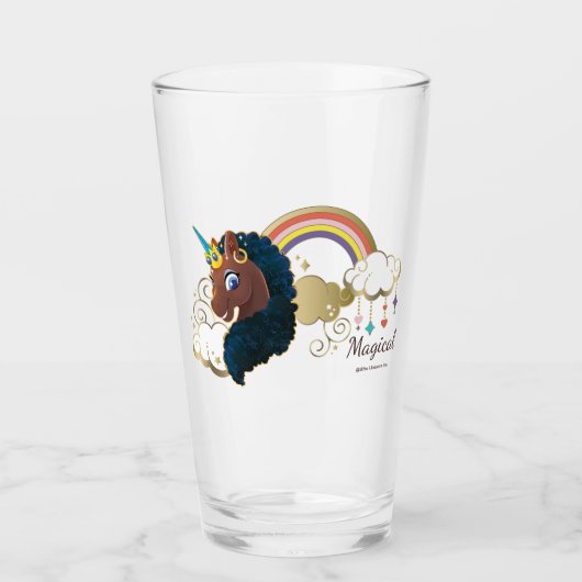 Das Design von Regenbogen und Wolken im Einhorn Glas (Vorderseite)