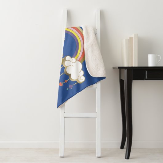 Das Design von Regenbogen und Wolken im Einhorn Sherpadecke (Beispiel)