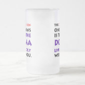 Das Dogma lebt laut mattierte Tasse (Mittel)