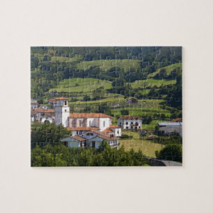 Das Dorf Amaiur im Baztan Valley of Puzzle