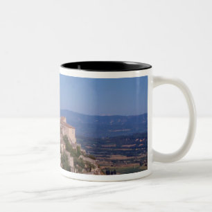 Das Dorf Gordes auf dem Hügel Zweifarbige Tasse
