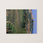 Das Dorf San Gimignano liegt im Wald Puzzle (Horizontal)