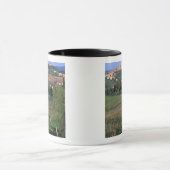 Das Dorf San Gimignano liegt im Wald Tasse (Zentrum)