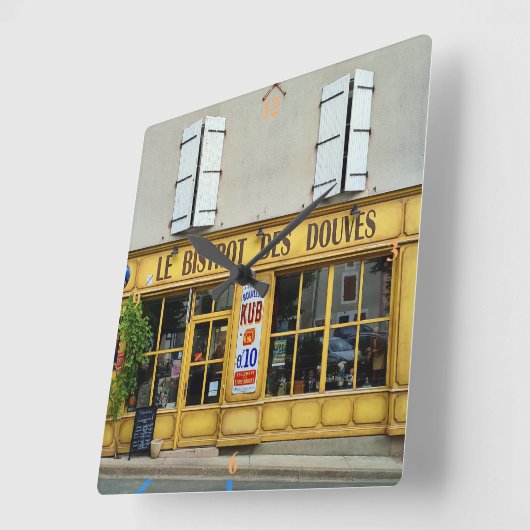 Das Dove Bistro, Verteuile Sur Charente. Quadratische Wanduhr (Winkel)