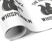 Das Eichhörnchen flüstert | Squirrel Lover Geschenkpapier (Rolleneckpunkt)