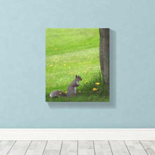 Das Eichhörnchen im Gras Leinwanddruck (Insitu (Holzboden))