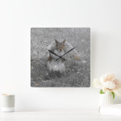 Das Eichhörnchen tat es Quadratische Wanduhr (Zuhause)