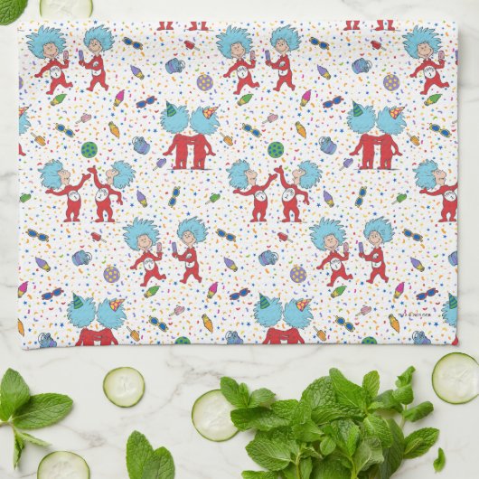 Das eine ist das zweite Celebration-Muster Geschirrtuch (Gefaltet)