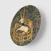 Das Einhorn in Gefangenschaft Runde Wanduhr (Winkel)