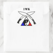 Das Emblem der One World Karate Association Ovaler Aufkleber (Tasche)