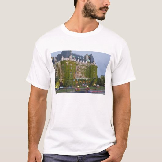 Das Empress Hotel im Innenhafen von T-Shirt (Vorderseite)