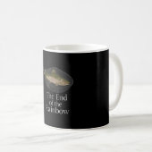 Das Ende des Regenbogen lustiger Fisch Camping Pfa Kaffeetasse (VorderseiteRechts)