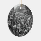 Das Ende von WW2 Keramik Ornament (Rechts)