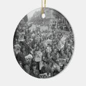 Das Ende von WW2 Keramik Ornament (Links)