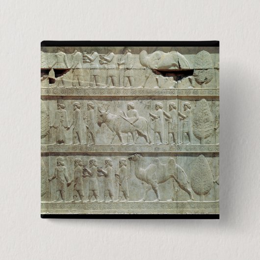 das Entlastungsfries auf dem Osttreppenhaus Button (Vorderseite)