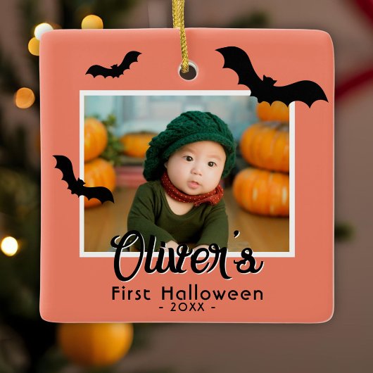 Das erste Halloween-Black-Bats-Foto des Babys Keramikornament